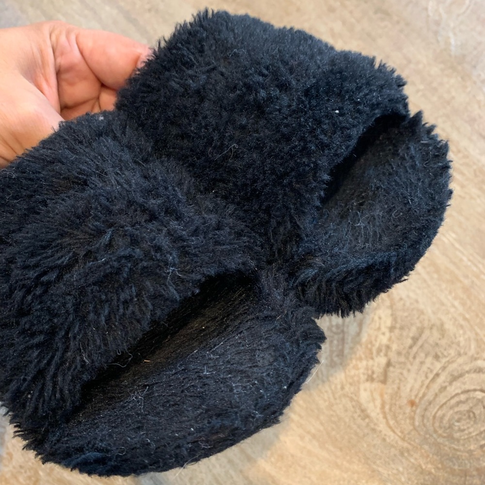 Girls Fur Slippers - Picture 5 of 8
